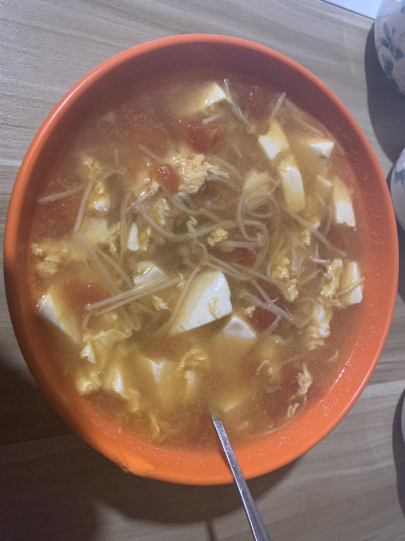 低卡高蛋白番茄金针菇豆腐汤，好喝不发胖