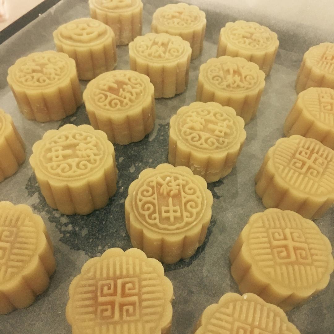 广式月饼—蛋黄莲蓉月饼