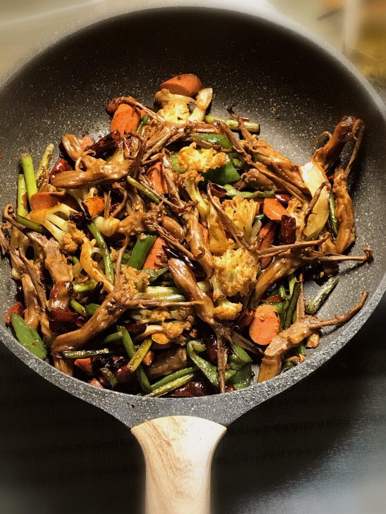 干锅鸭舌