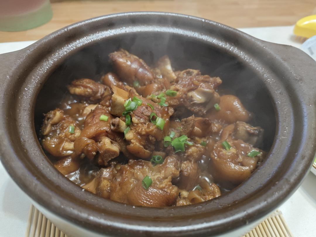 美味的家常菜：红烧猪蹄