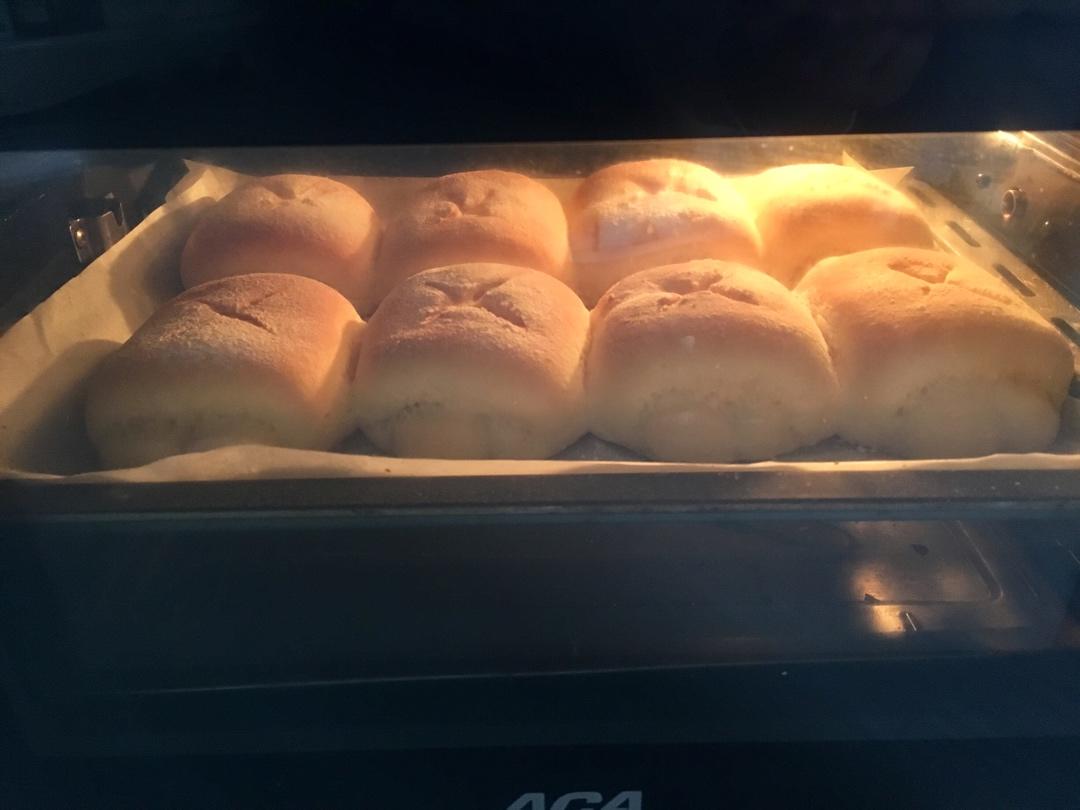 牛奶面包卷