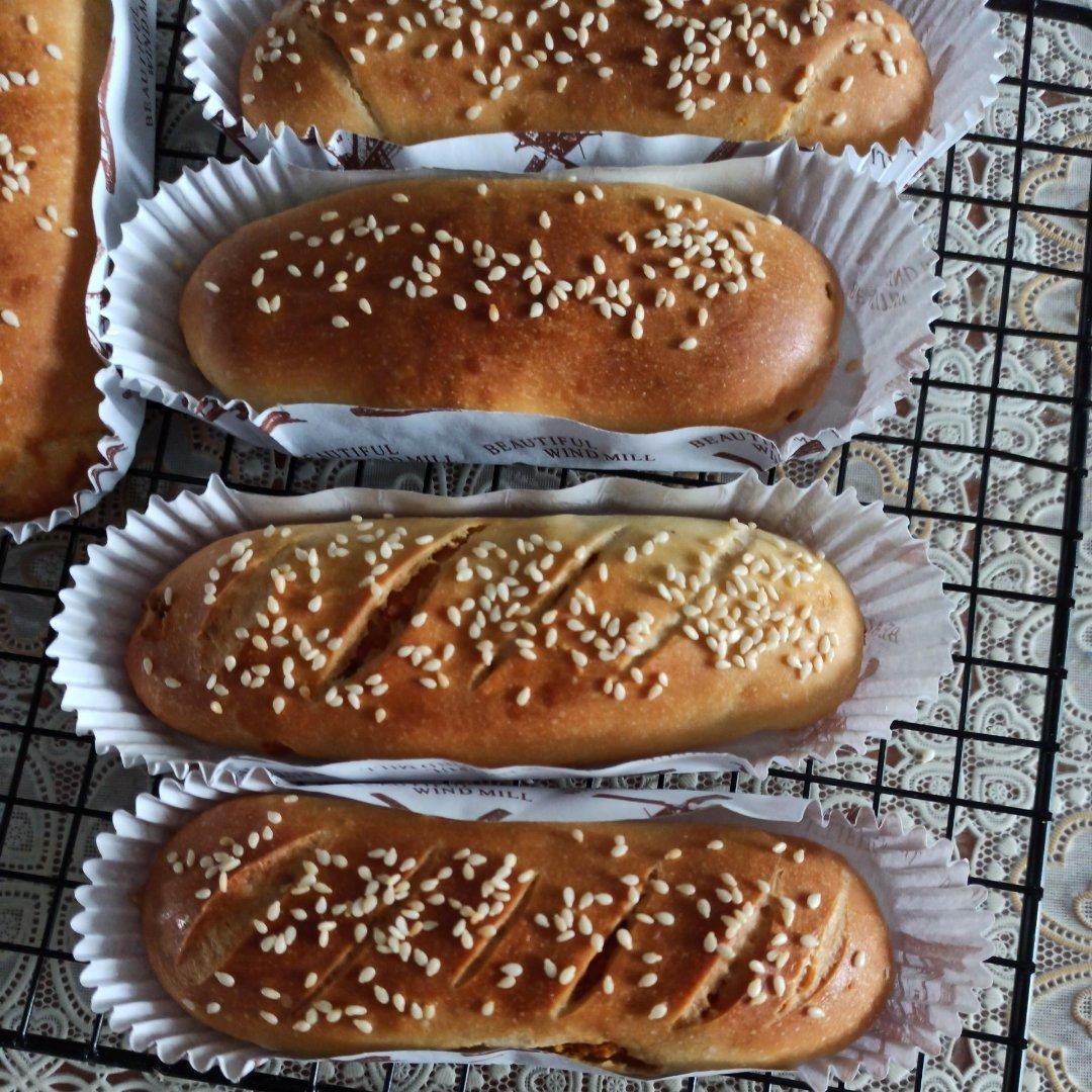 咸蛋黄肉松/香葱肉松软面包（两种口味）