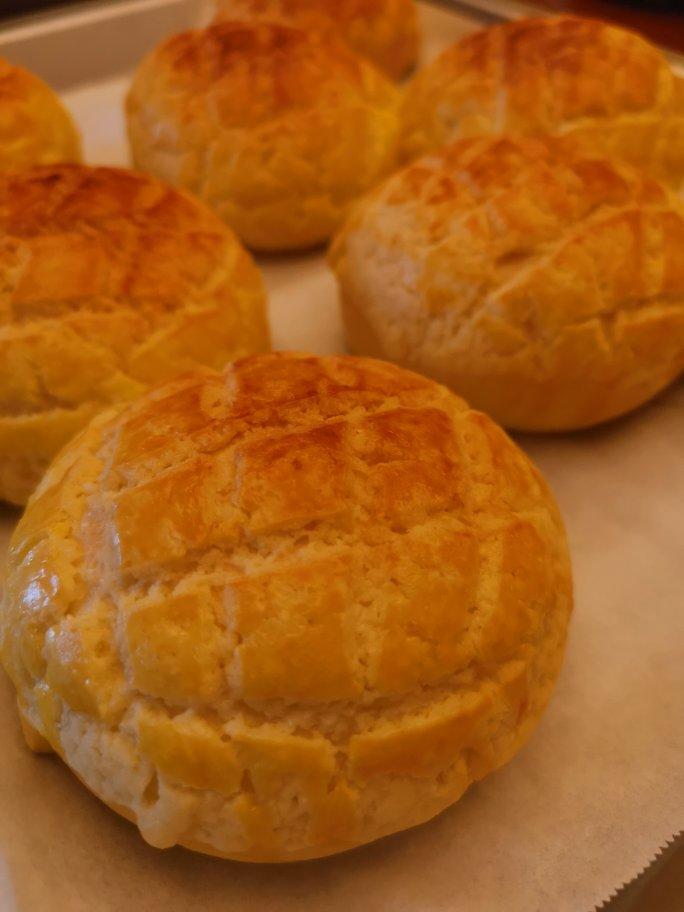 好吃到炸裂的港式菠萝包（附带制作酥皮的小视频）