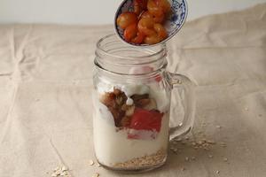 【一分钟早餐】水果燕麦酸奶罐子的做法 步骤7
