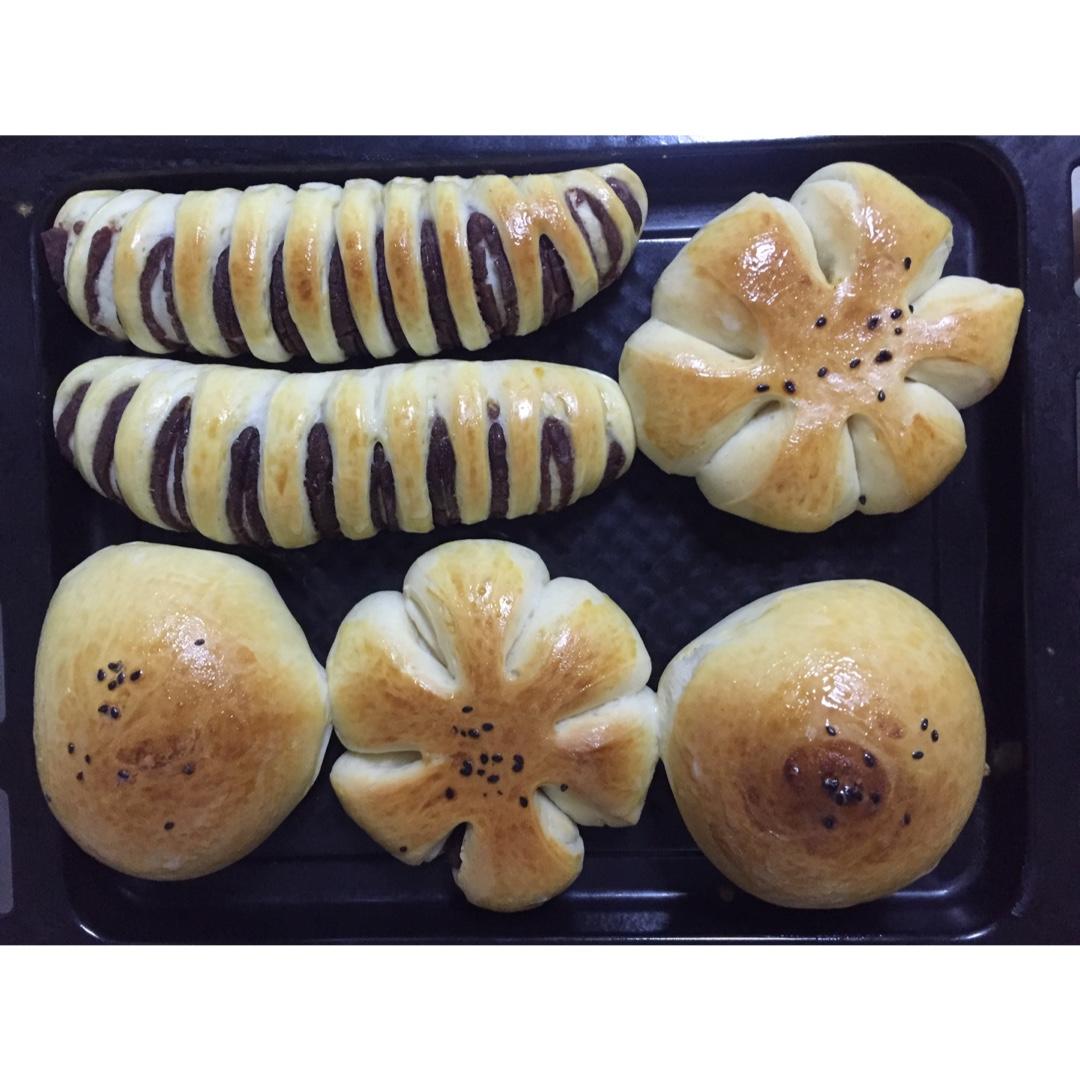 红豆沙面包卷——好吃得不得了#皮黑森林#