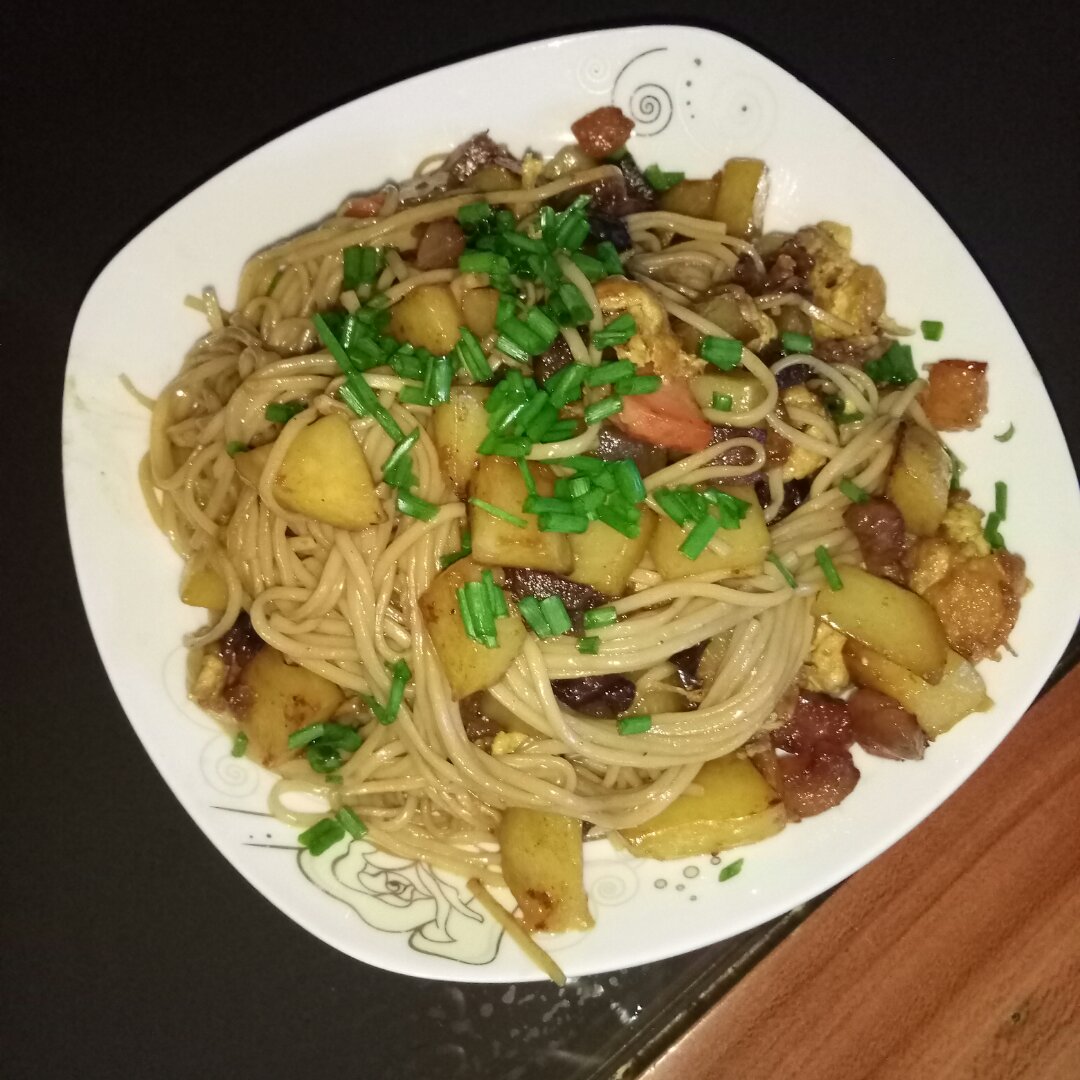 土豆焖面