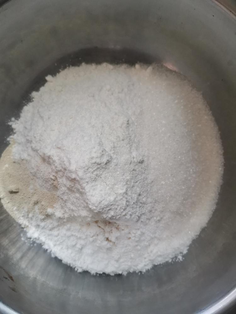 纯奶手撕吐司的做法 步骤1