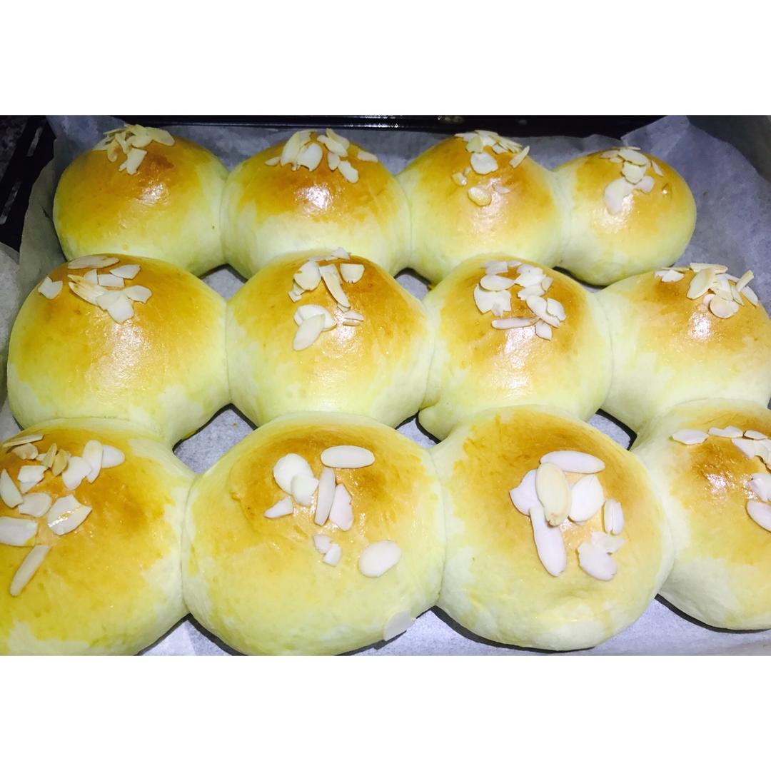 超软牛奶小餐包