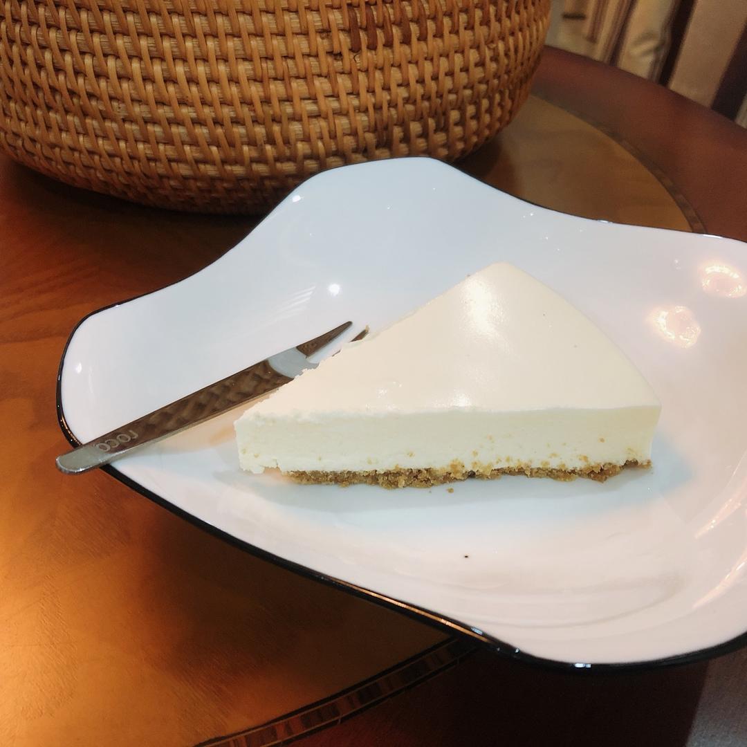 牛奶慕斯蛋糕