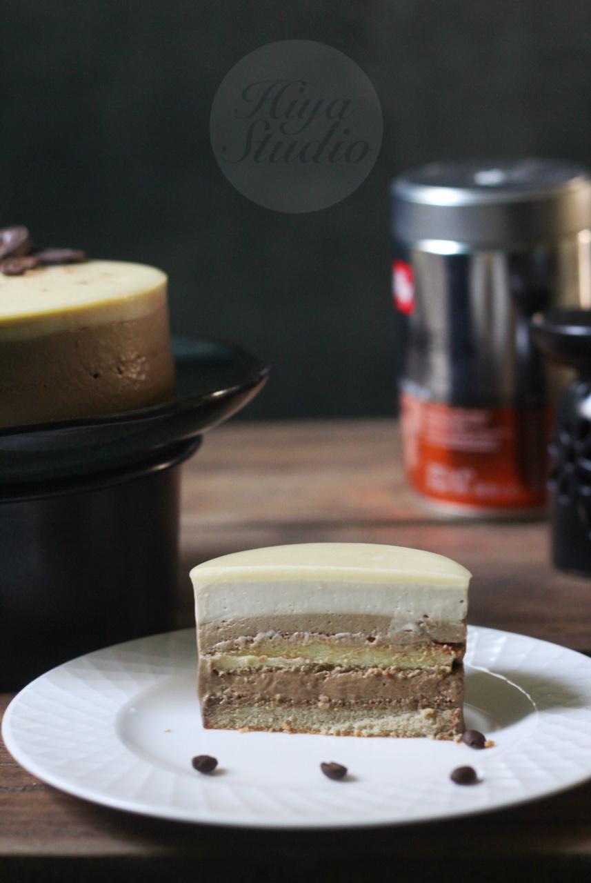 渐变咖啡慕斯配马斯卡彭冻芝士（附白巧克力淋面配方）
