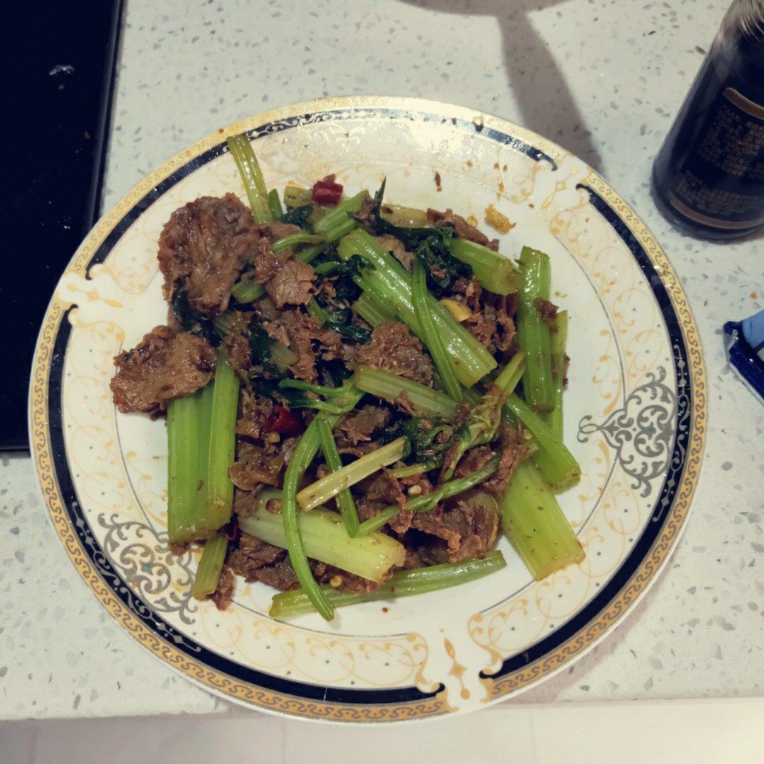 芹菜炒牛肉
