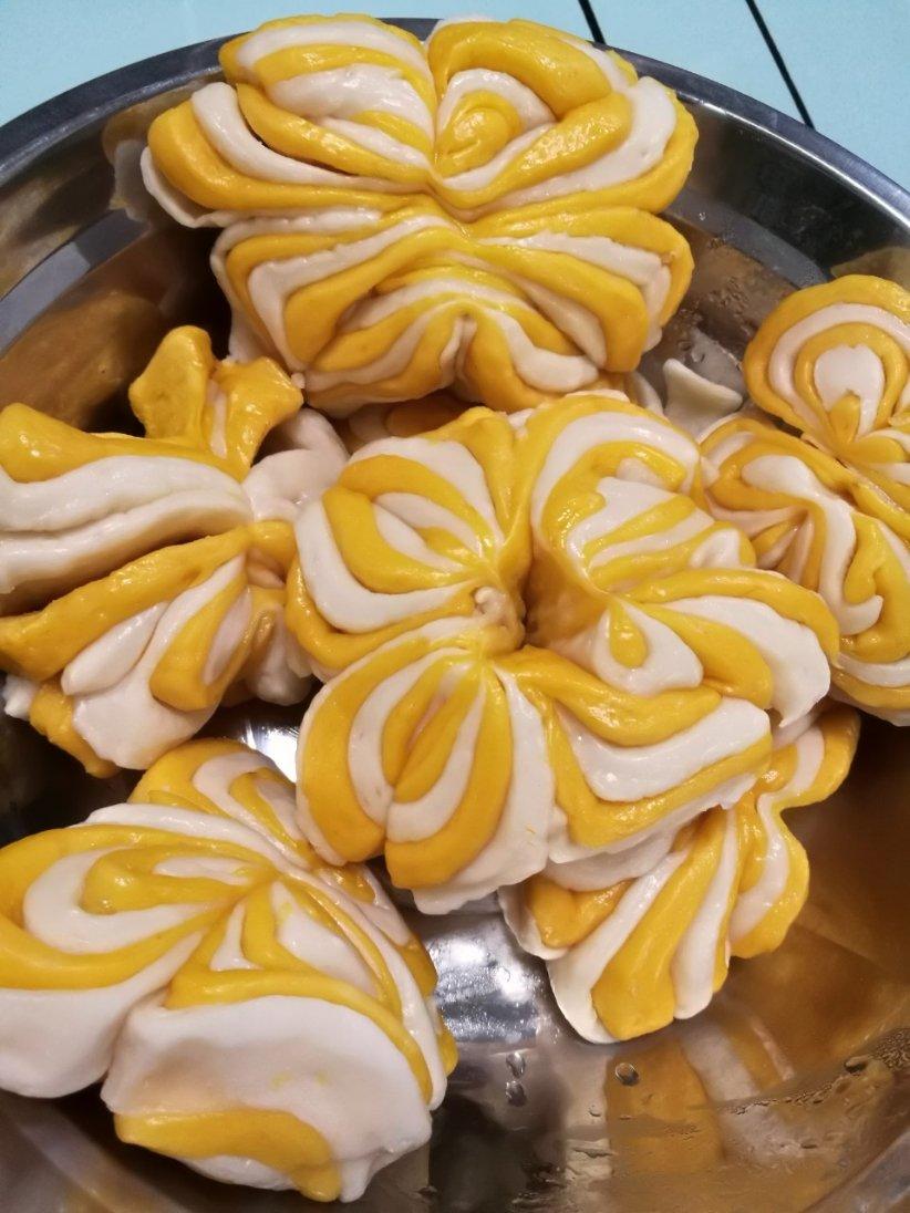 手机用户6731_ui6k做的南瓜双色花卷