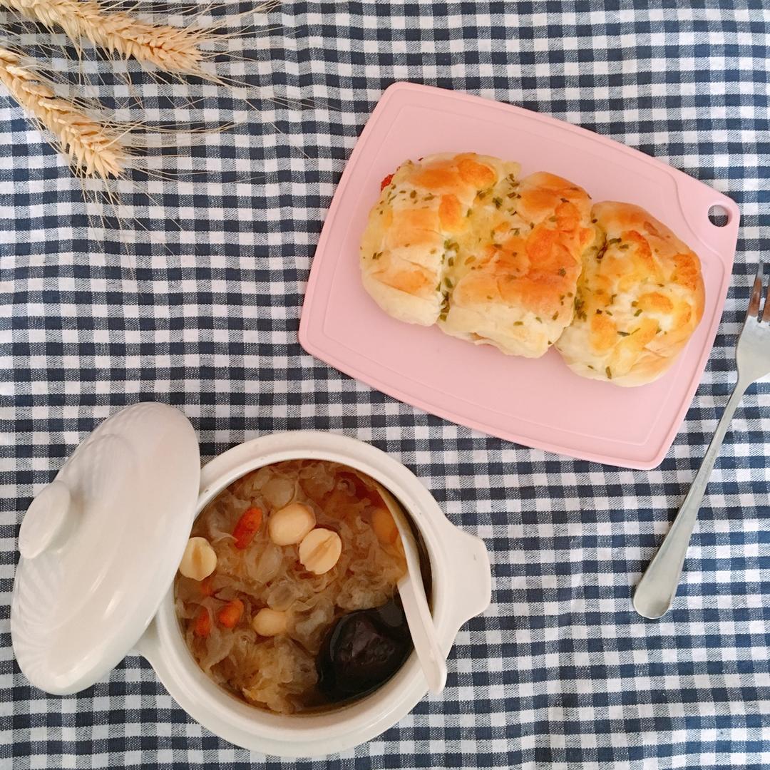 红枣枸杞银耳羹