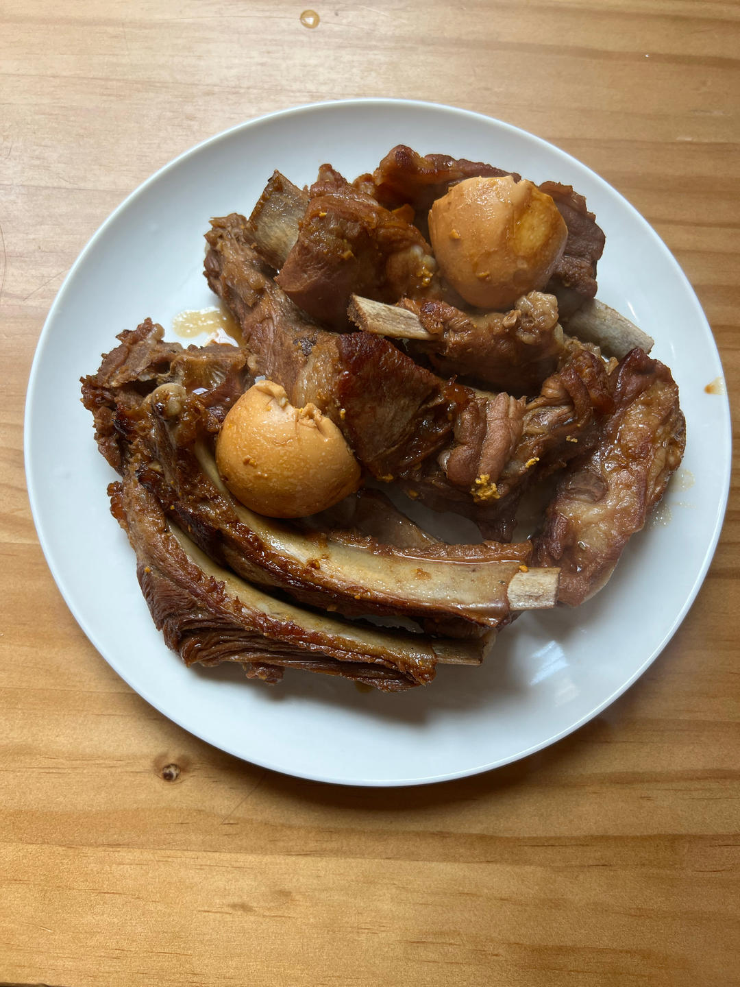 超下饭又简单红烧肋排卤蛋