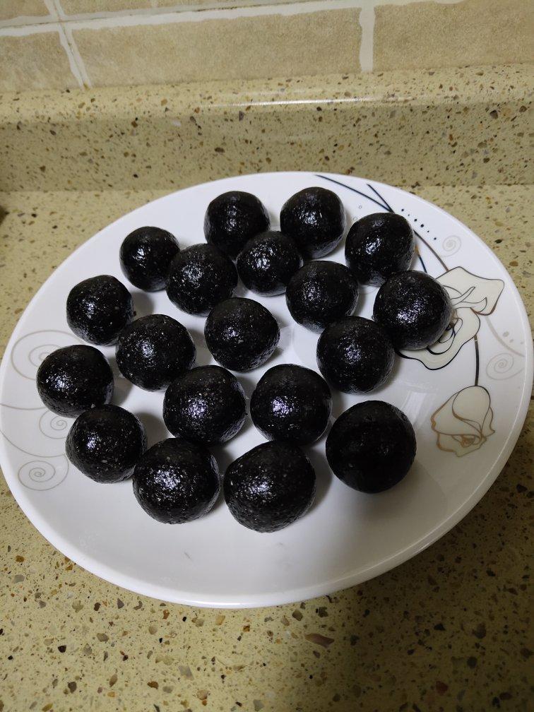 黑芝麻核桃丸
超简单做法