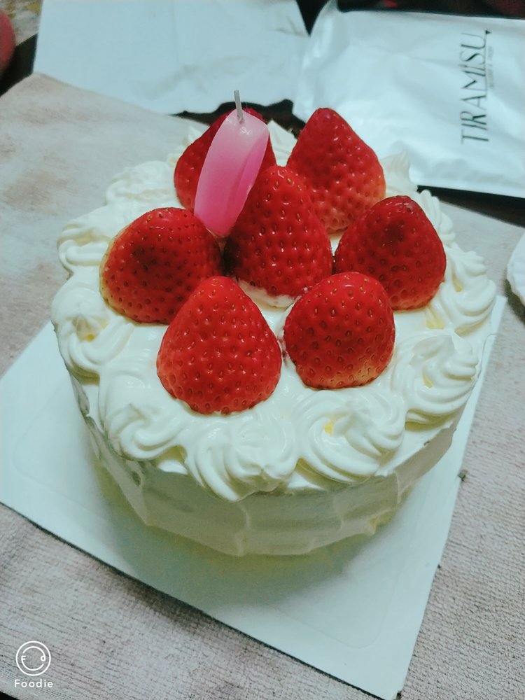 裱花奶油草莓蛋糕🍰（含详细抹面裱花教程）
