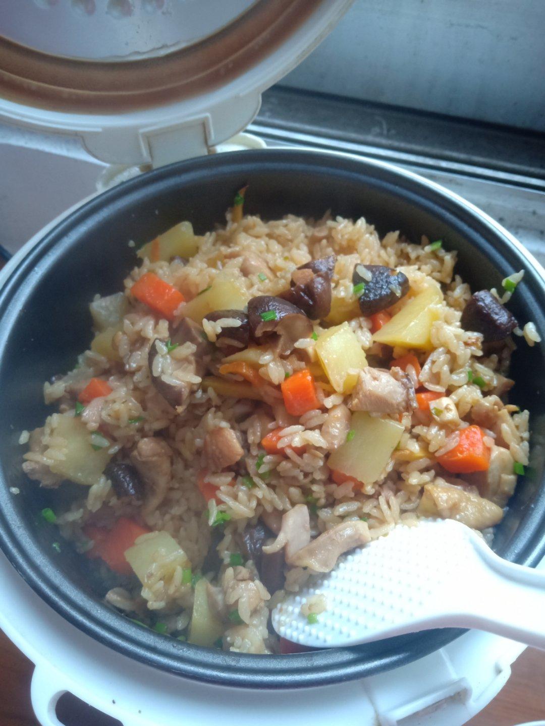 【香菇鸡肉焖饭】