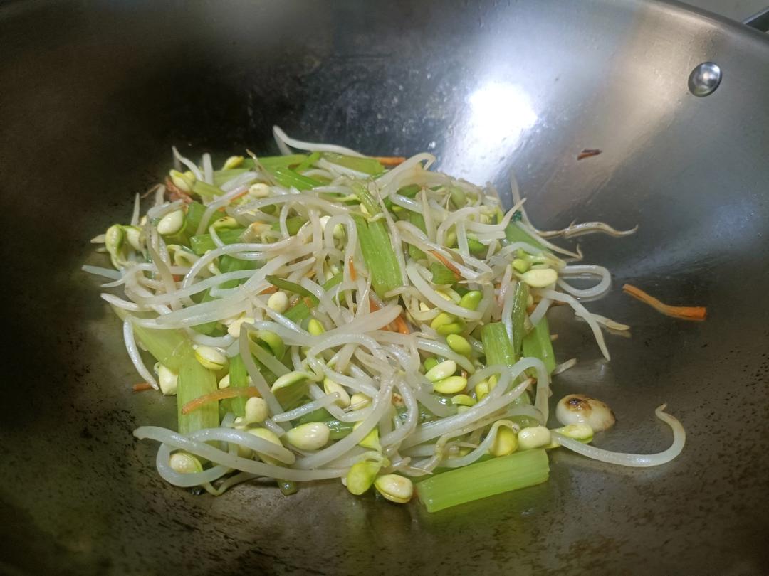 豆芽炒芹菜