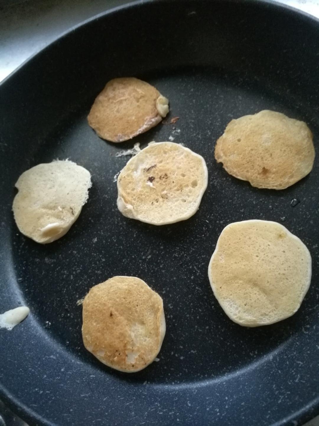 宝宝辅食：超快手好吃的 香蕉软饼