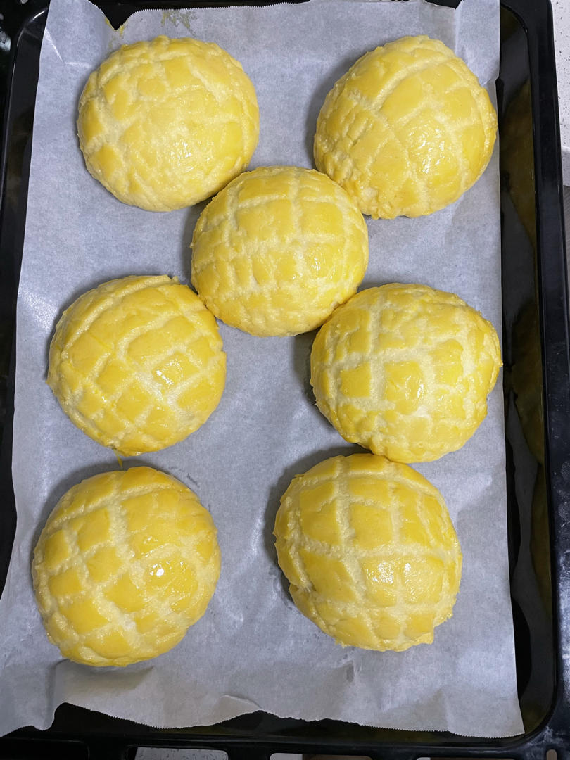 好吃到炸裂的港式菠萝包（附带制作酥皮的小视频）