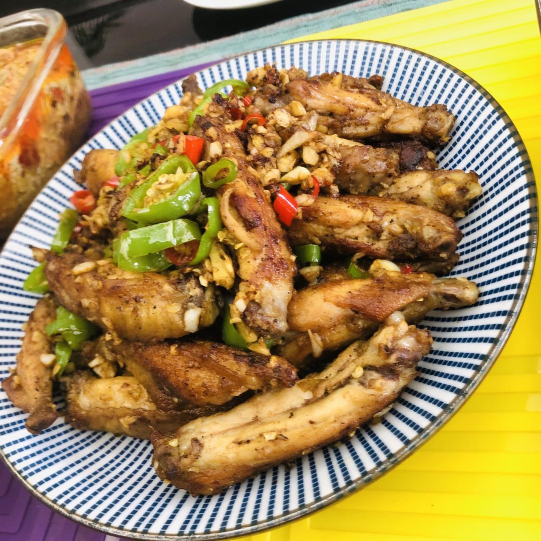 蒜香🧄鸡翅的做法