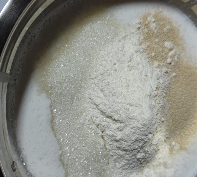 纯奶手撕吐司的做法 步骤1