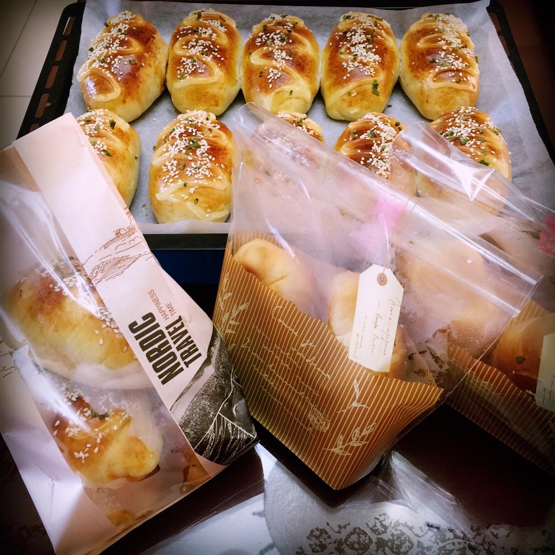 葱香辣松面包(面包机揉面法)