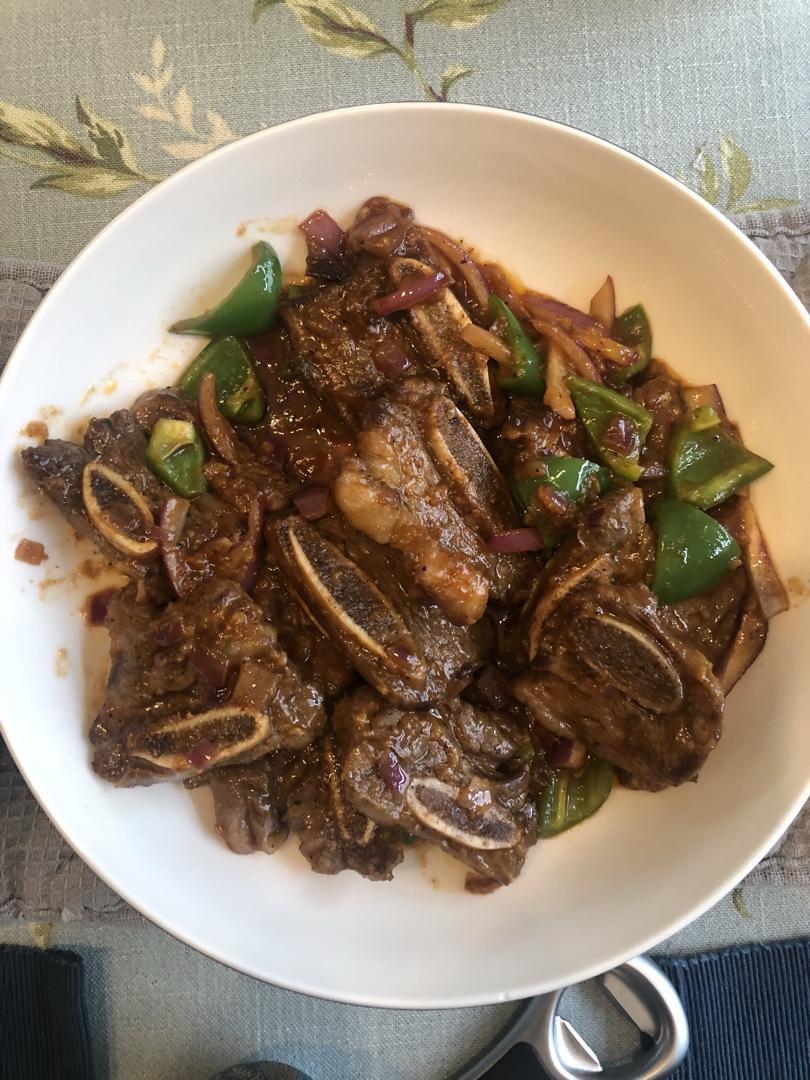 黑椒牛仔骨