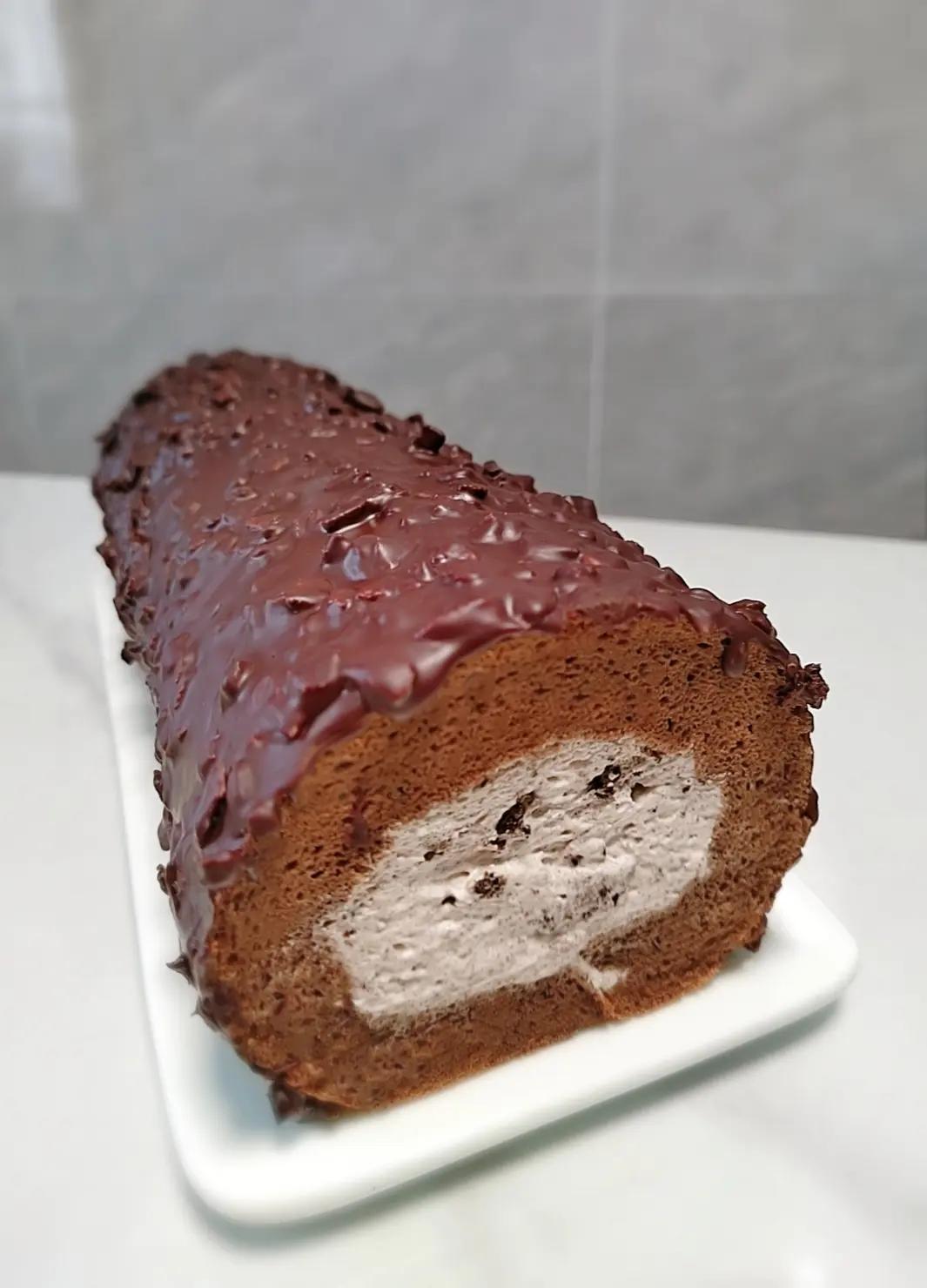 🍫梦龙蛋糕卷. 巧克力脆皮蛋糕卷 by pink-rabbit
