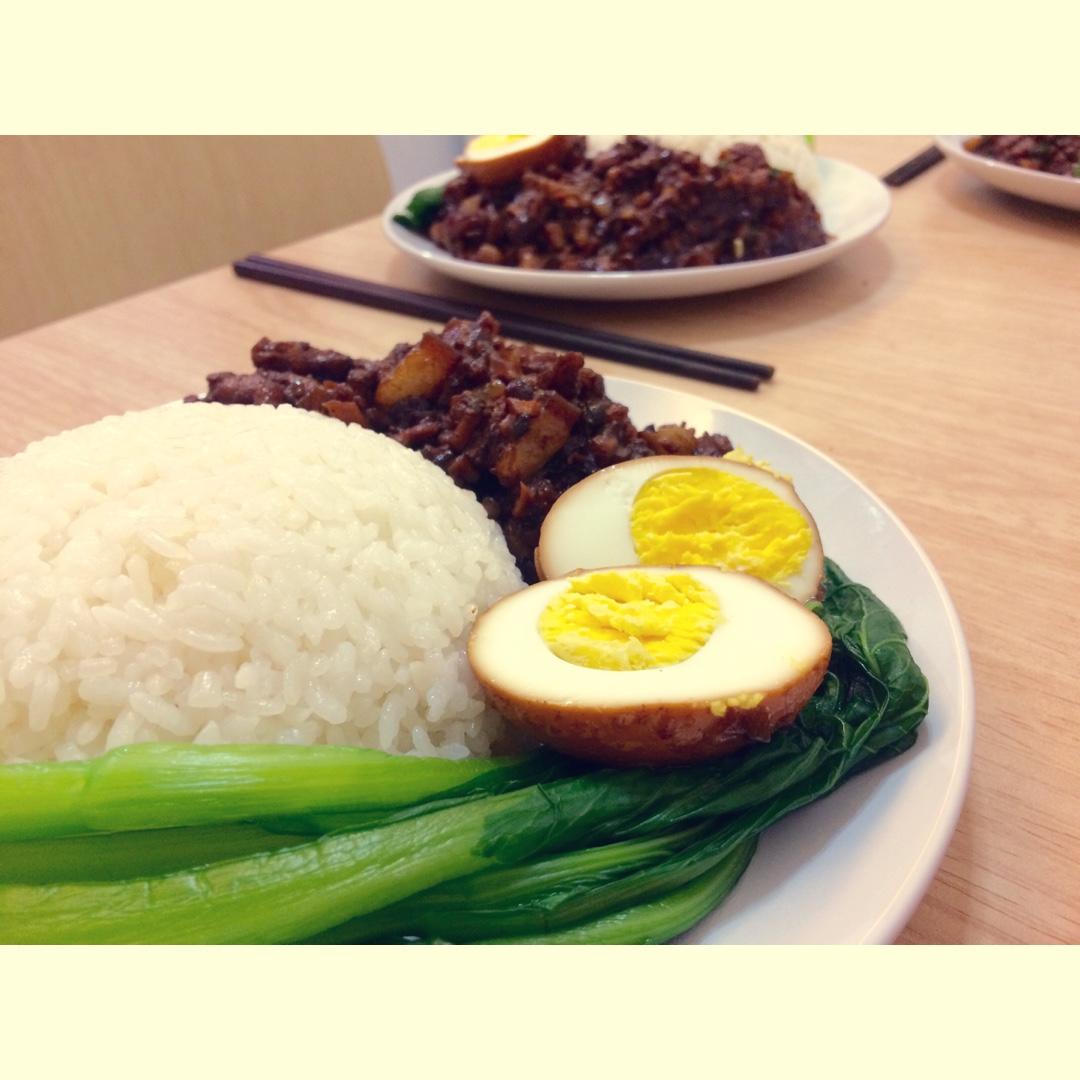 洋葱酥卤肉饭
