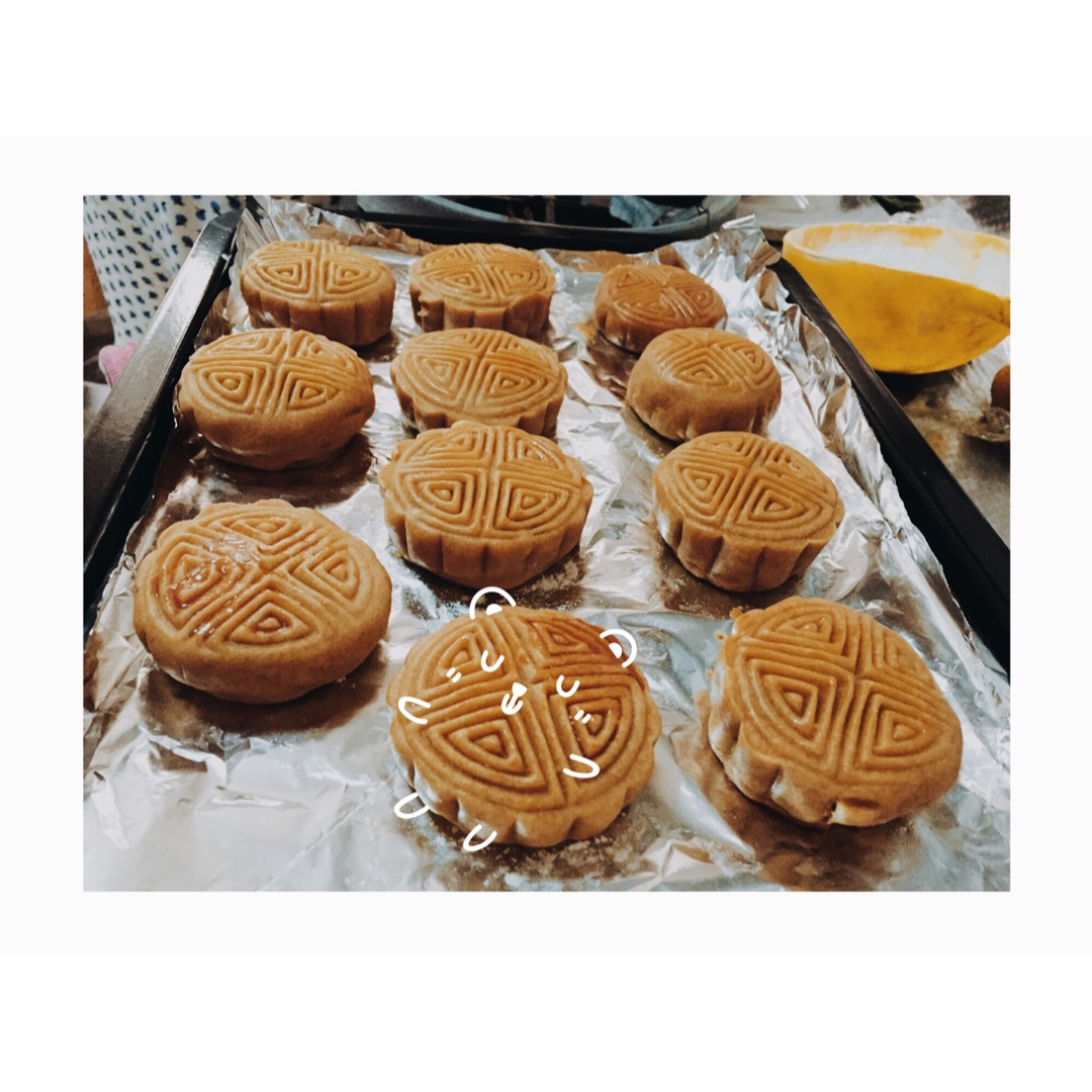 广式月饼——蛋黄莲蓉月饼