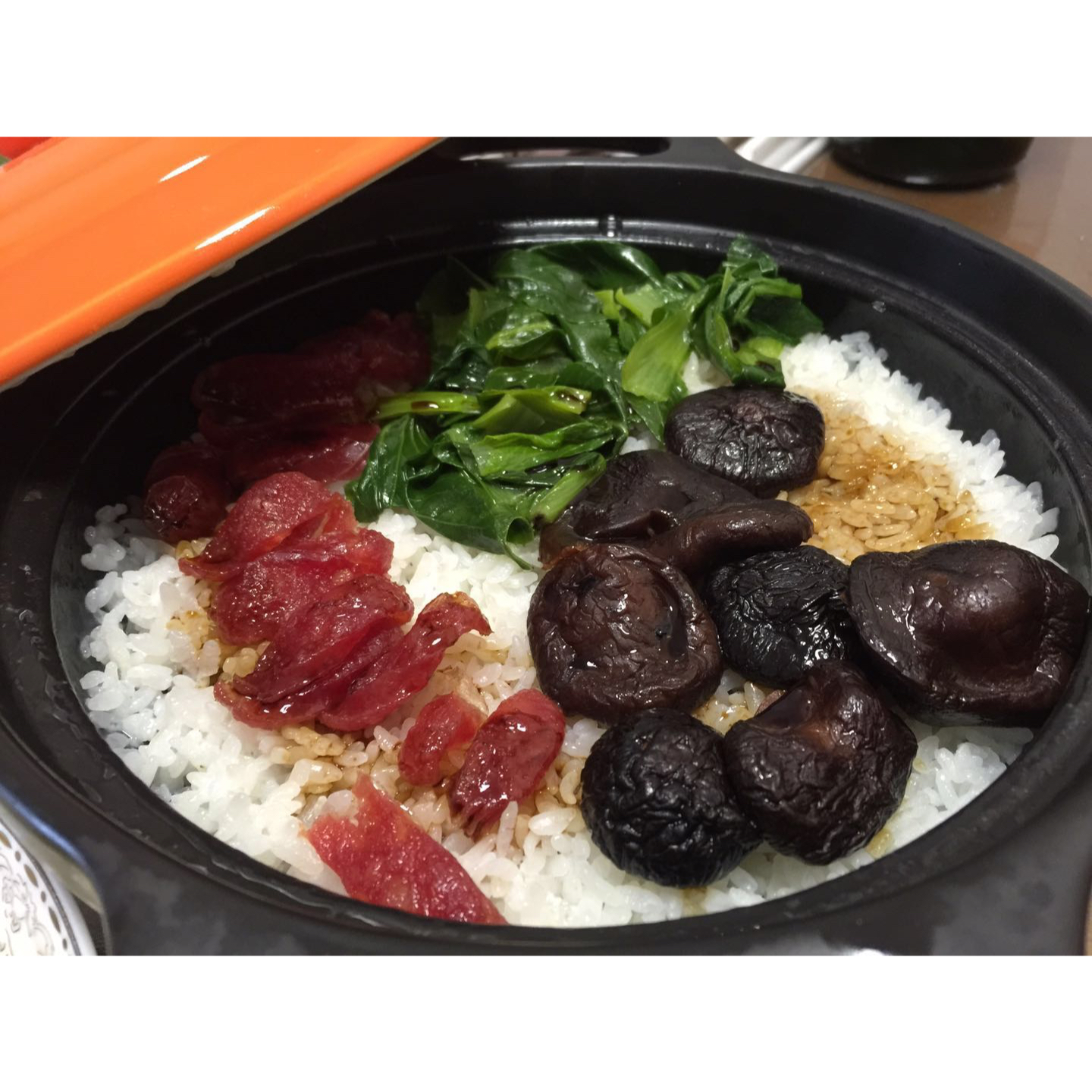 传统腊肠煲仔饭