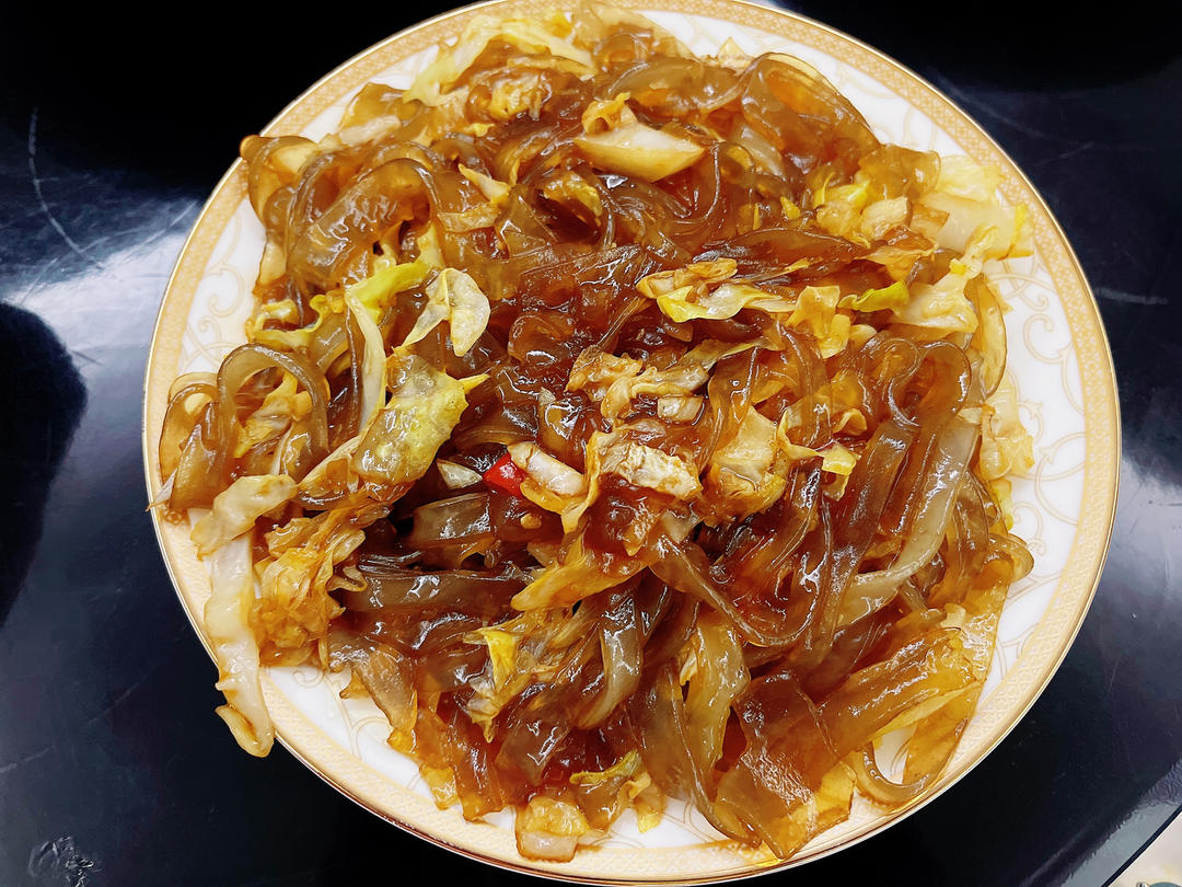 最近爱吃粉丝粉条～包菜炒粉丝