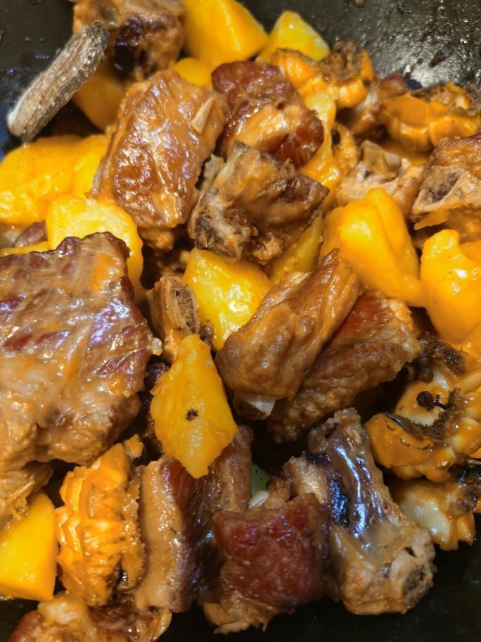 鲍鱼排骨炖土豆