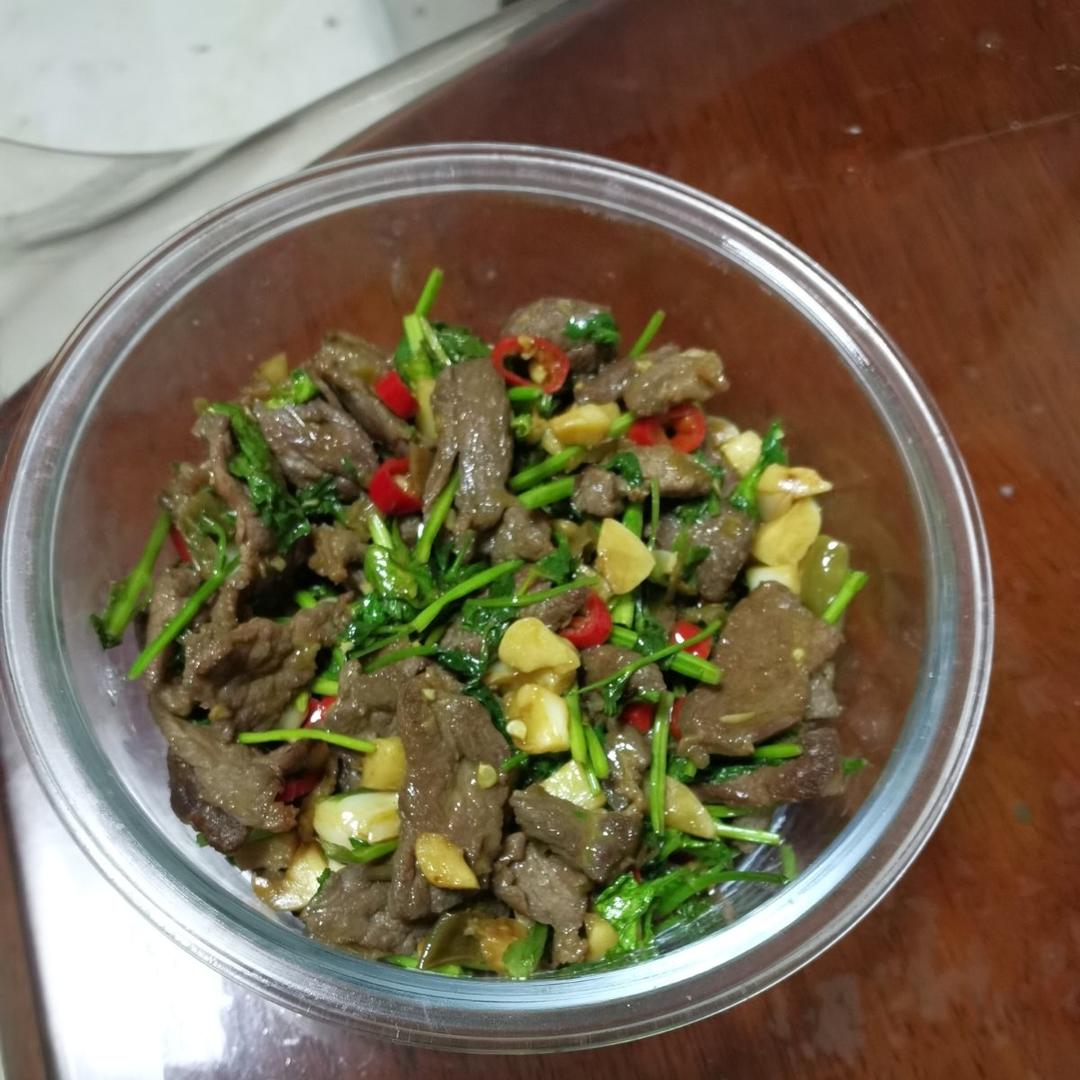 小炒黄牛肉，肉嫩味香！太好吃了简直是米饭杀手！