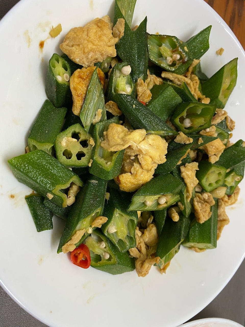 低脂低卡，好吃不胖的秋葵炒鸡蛋，巨好吃