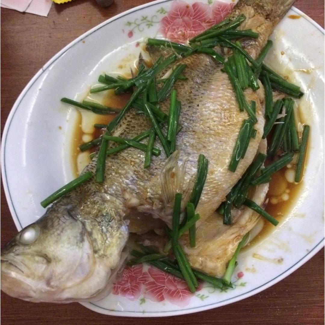 蒸鲈鱼