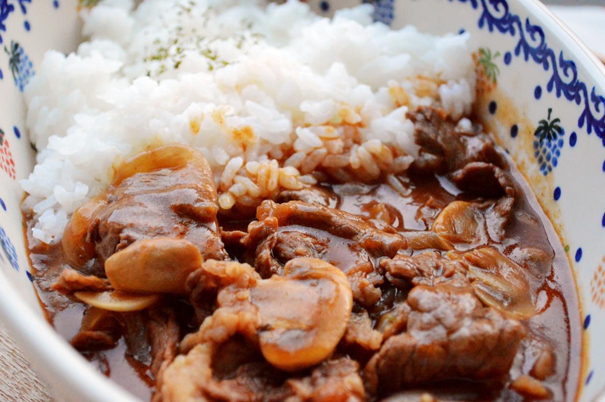 林氏盖饭（日式黑酱牛肉盖饭／ハヤシライス）的做法