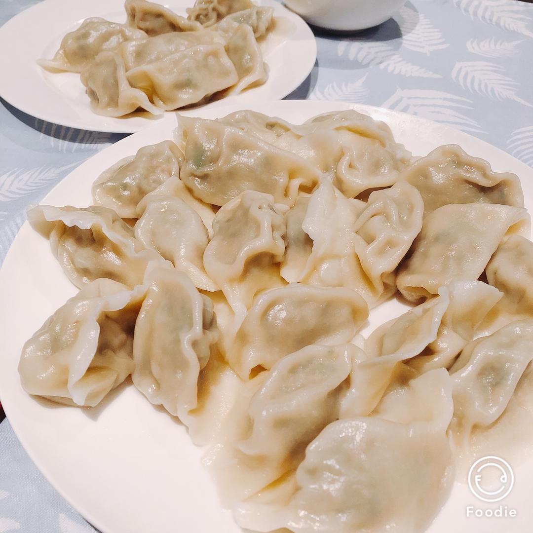 芹菜胡萝卜猪肉水饺
