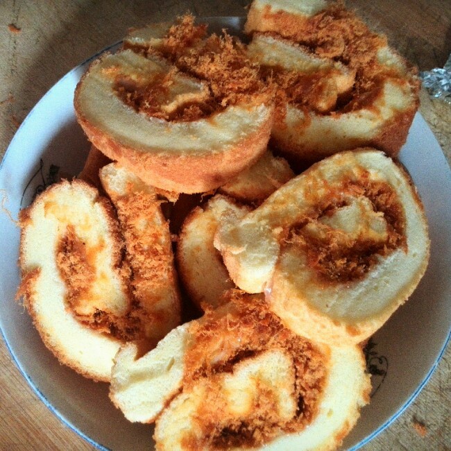 肉松戚风蛋糕卷