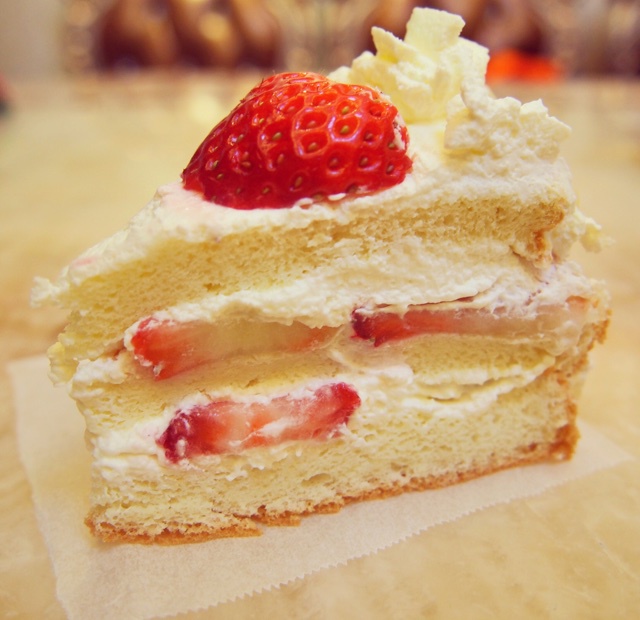 鲜奶油草莓蛋糕