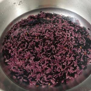 紫薯黑米麻薯软欧包的做法 步骤3