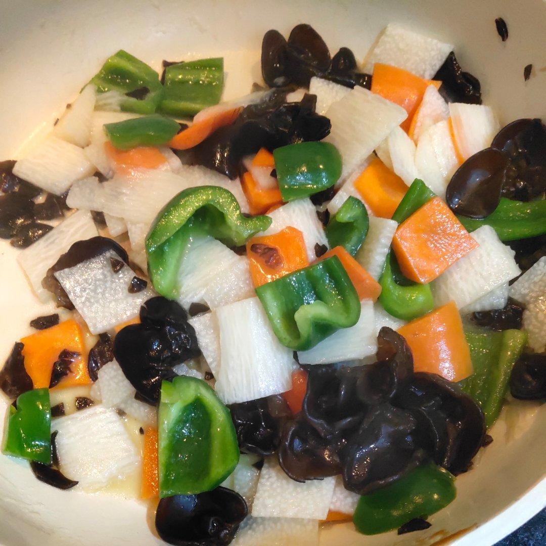 养生食谱之木耳炒山药