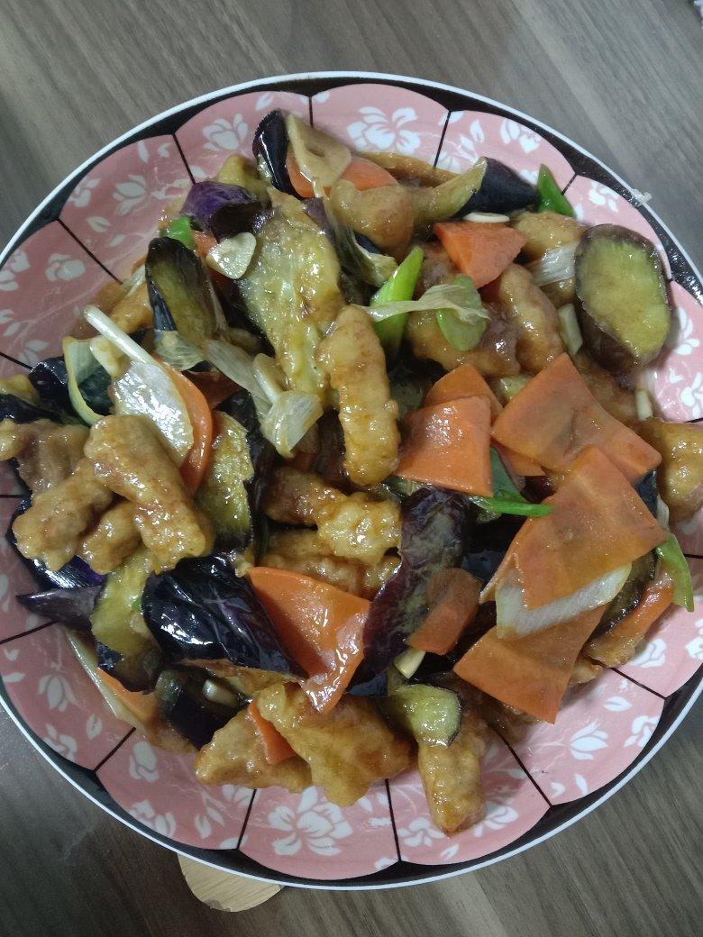 溜肉段烧茄子（东北硬菜呀哈哈）