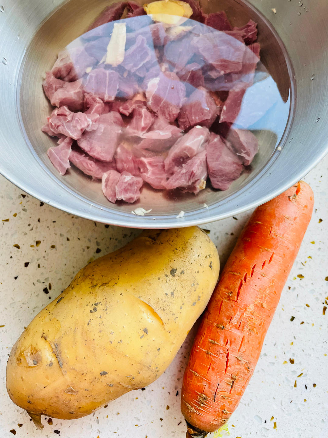 鲜甜鲍鱼椰子鸡汤【3月北鼎蒸炖锅食谱】