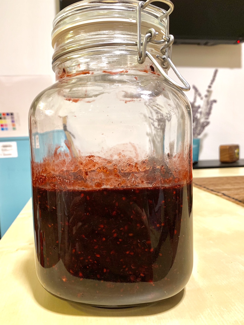 野生黑莓酒自然发酵的做法