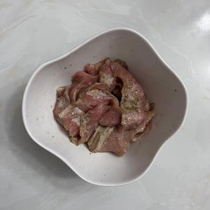 秒杀烤肉店的青花椒椒盐风味烤松阪肉的做法 步骤3