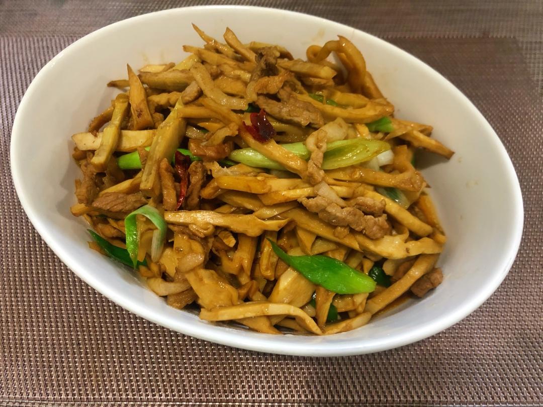 干笋闷肉