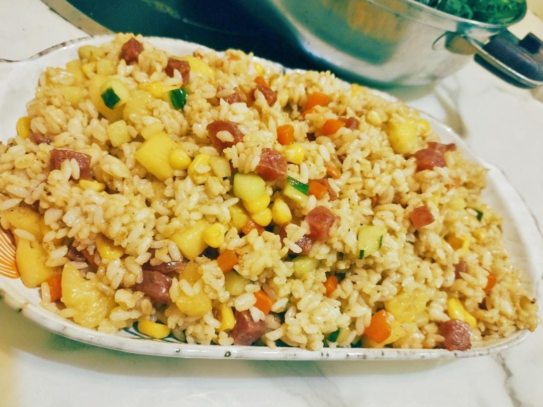 超正の泰式菠萝炒饭