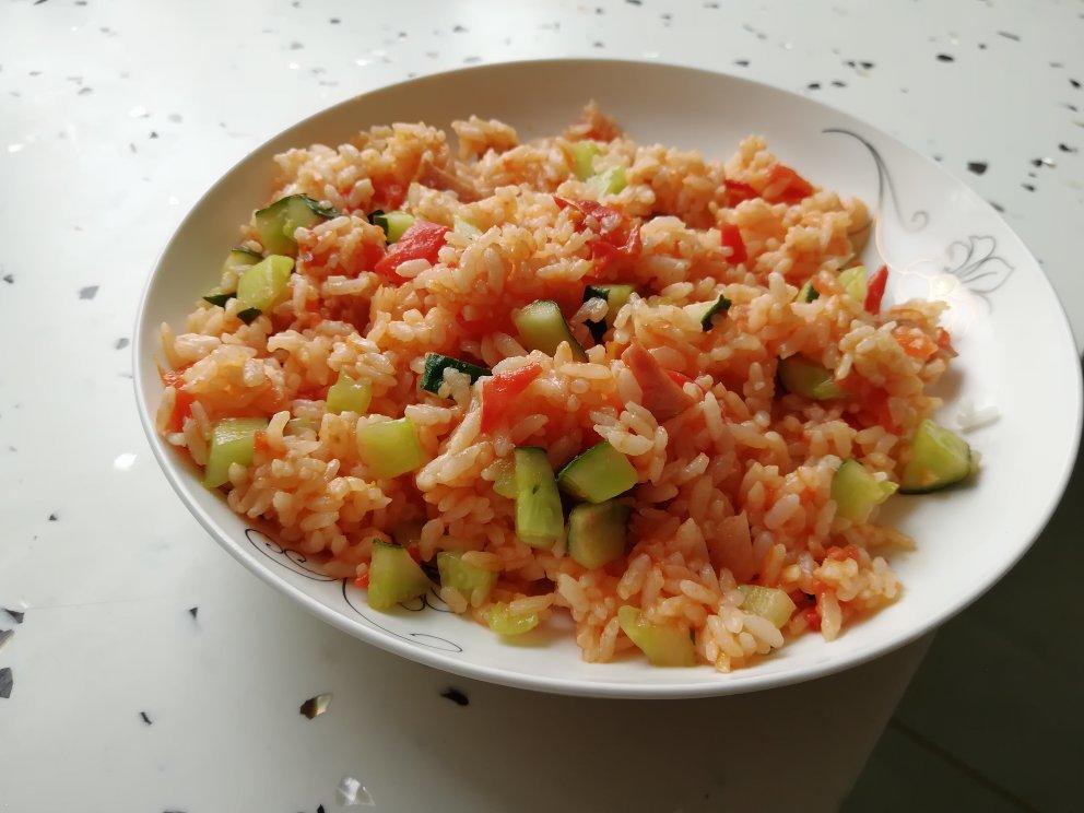 红色系茄汁炒饭